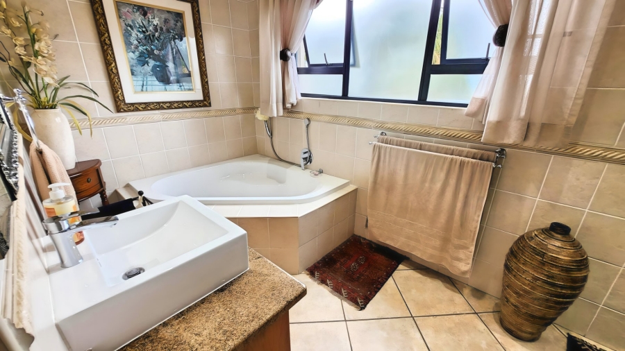 5 Bedroom Property for Sale in Doringkruin North West